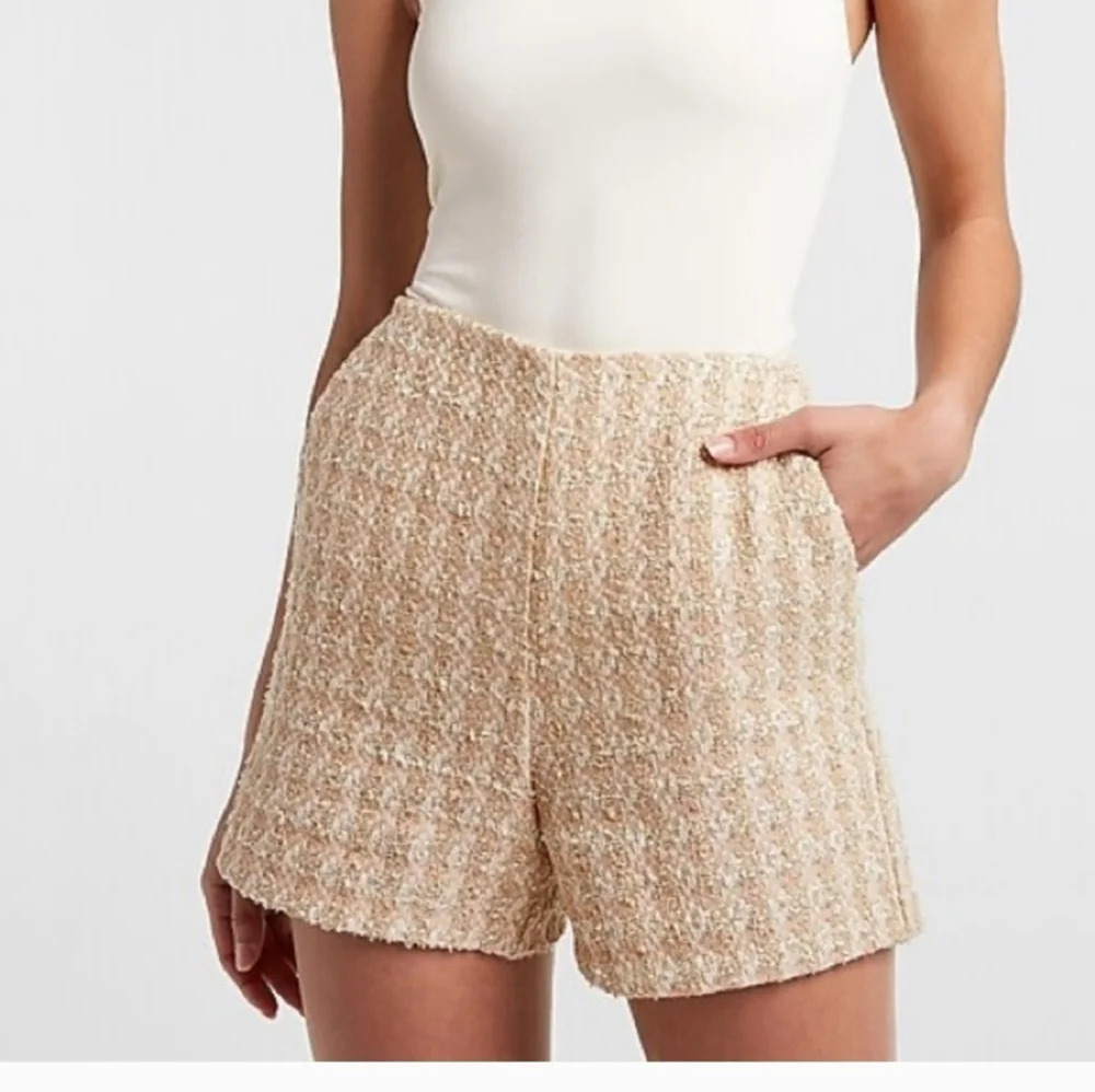 Express Gold Cream Shimmer Dressy High Waist Side Zip Lined Shorts Size 10